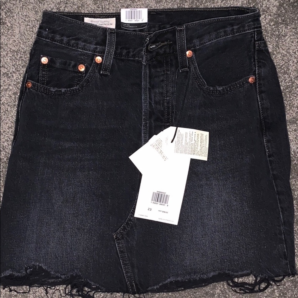 Levi’s deconstructed skirt, black, 23”, never worn